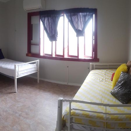 Asylum Cairns Share House Hostel Bagian luar foto