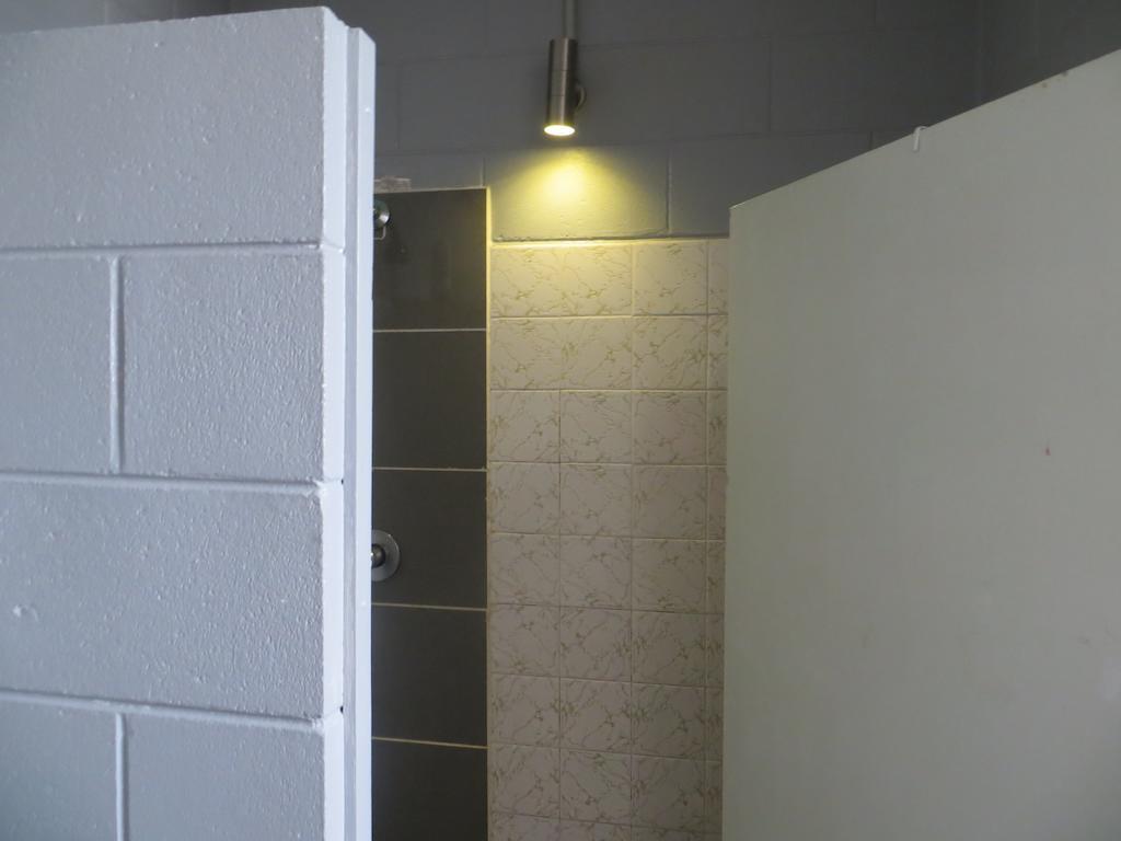 Asylum Cairns Share House Hostel Bagian luar foto