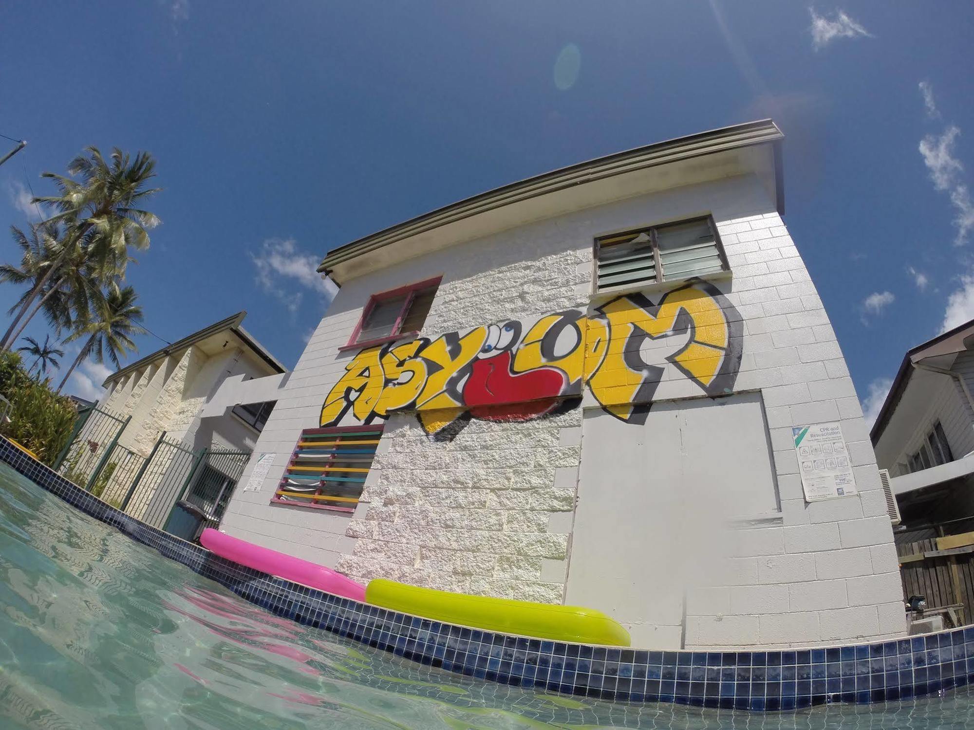 Asylum Cairns Share House Hostel Bagian luar foto