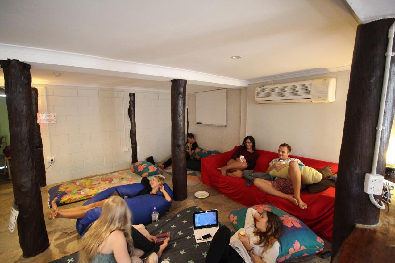 Asylum Cairns Share House Hostel Bagian luar foto