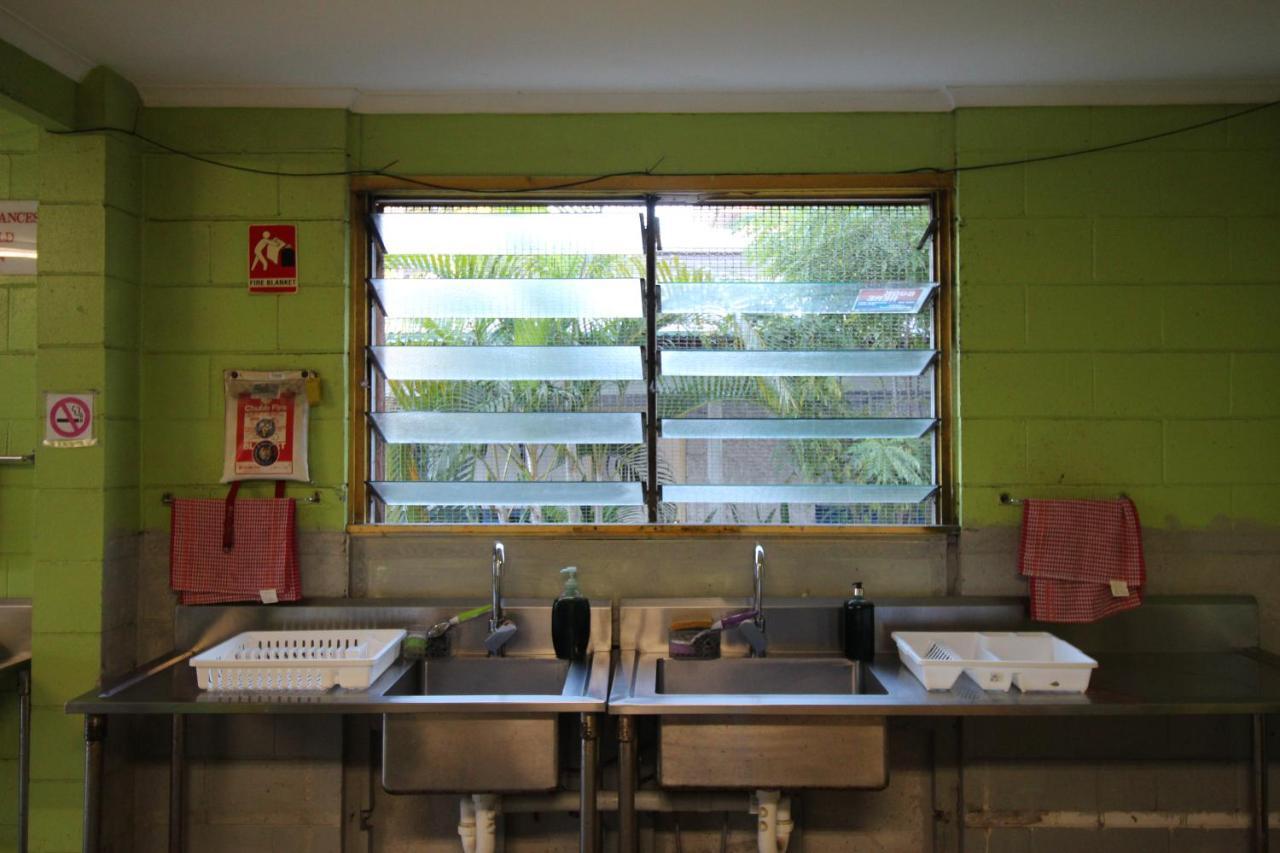 Asylum Cairns Share House Hostel Bagian luar foto