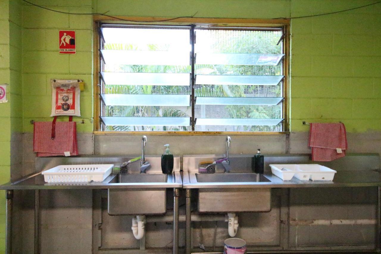 Asylum Cairns Share House Hostel Bagian luar foto