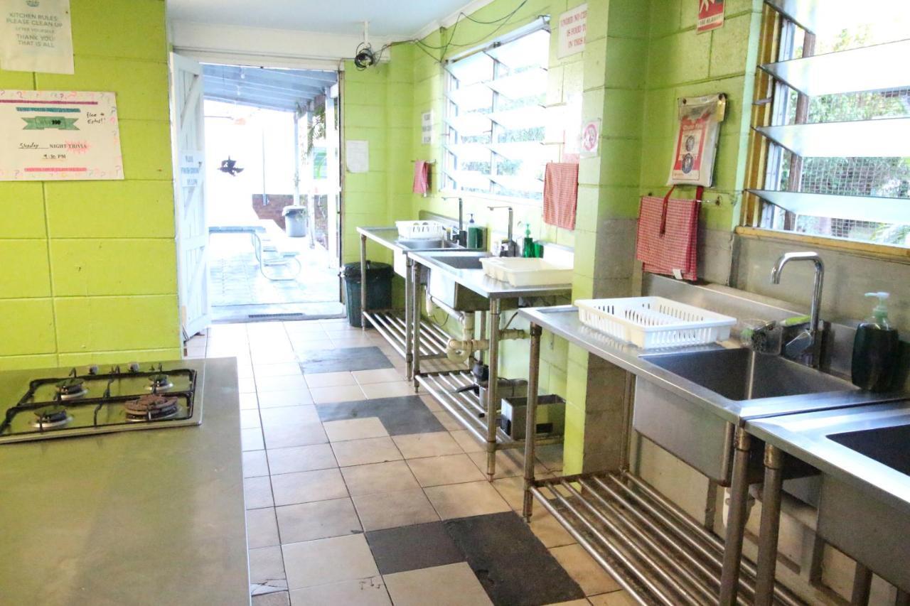 Asylum Cairns Share House Hostel Bagian luar foto